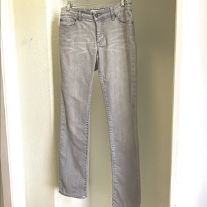 Chico’s Platinum Gray Jeans Size 0 (Small, 4/6)